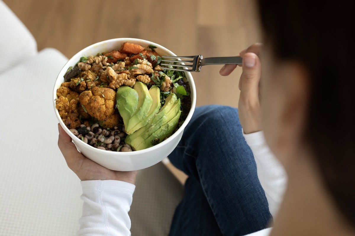 This Diet Could Be the Key to Avoiding Major Health Issues Later in Life, New Study Says