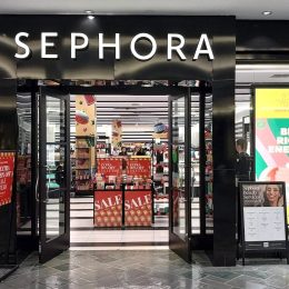 Ex-Sephora Employee Spills All the "Dirty Secrets" on Which Products to Avoid