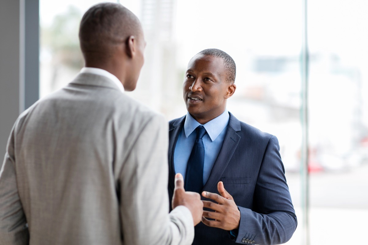 17 Signs You're a Bad Listener, According to Experts
