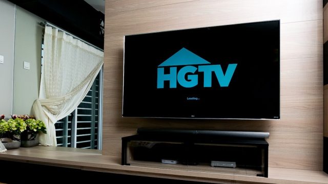 Frustrated HGTV Fans Slam "Fake Scenes" on Popular Series: "The Show Is Clearly Staged"