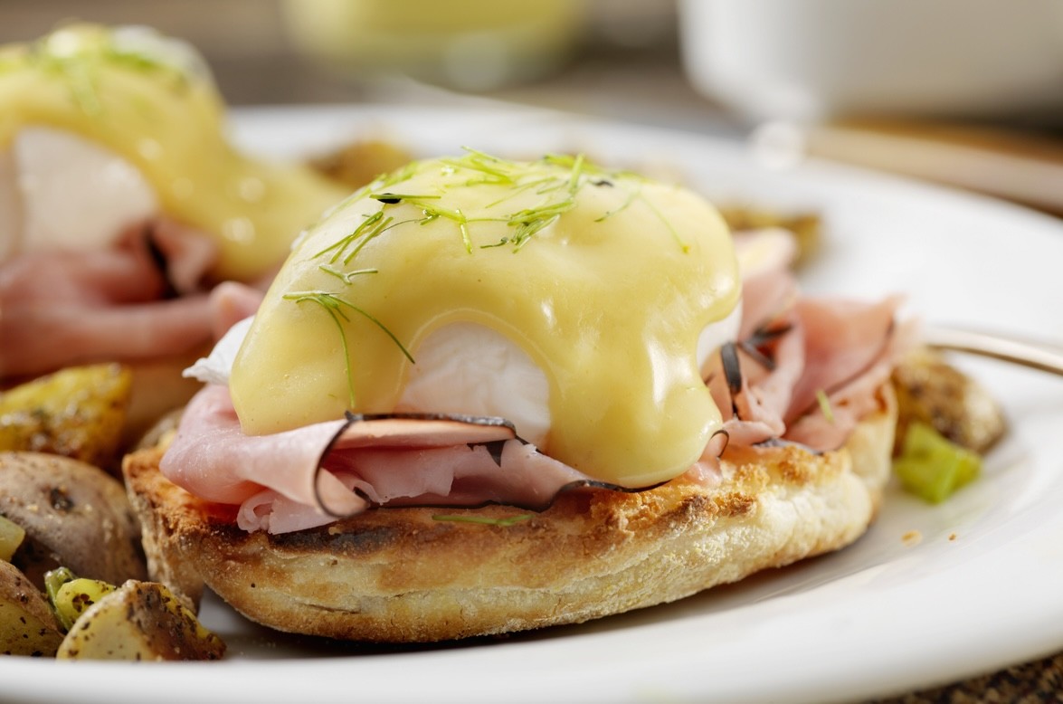 eggs benedict with ham
