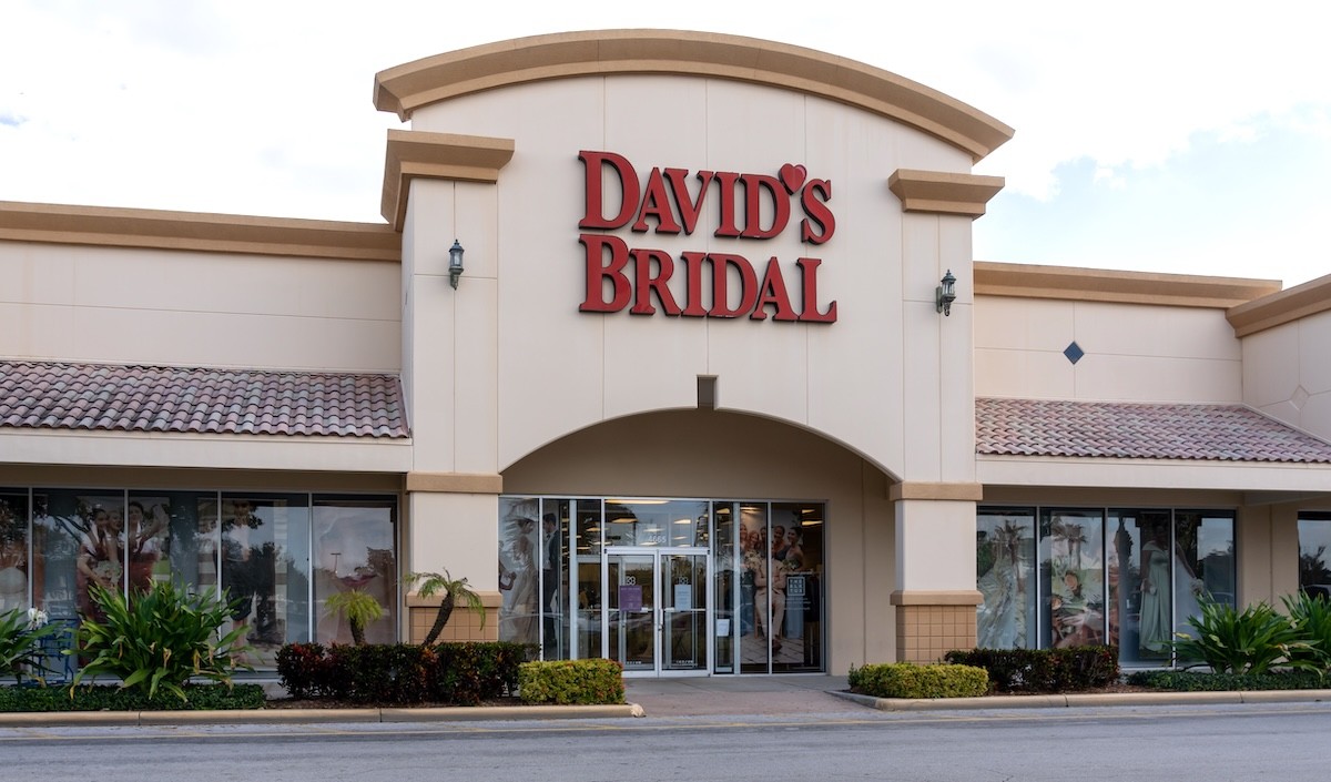 5 Warnings to Shoppers From David's Bridal Employees: "I Would Go Somewhere Else"