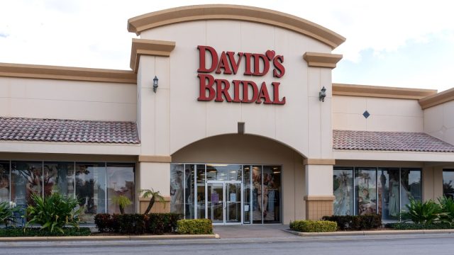 5 Warnings to Shoppers From David's Bridal Employees: "I Would Go Somewhere Else"