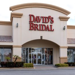 5 Warnings to Shoppers From David's Bridal Employees: "I Would Go Somewhere Else"