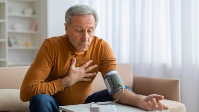 Recognizing "Silent" High Blood Pressure: 5 Signs You Shouldn't Ignore, Doctors Say