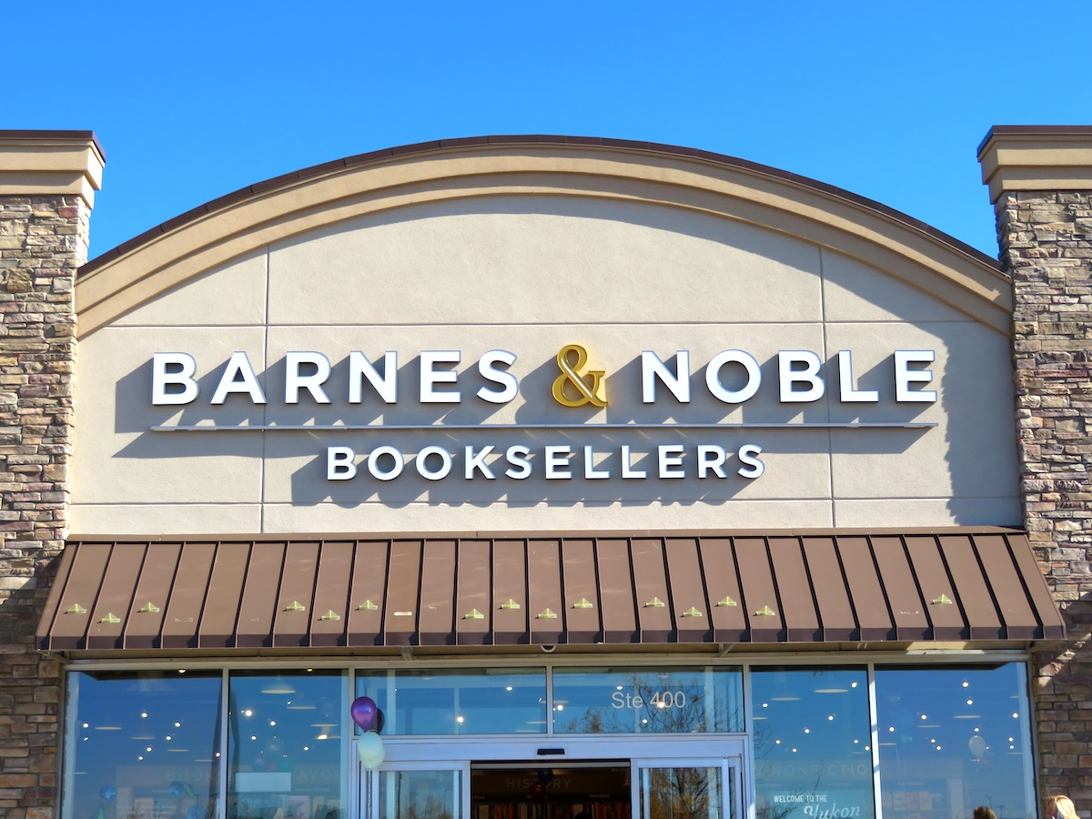 closeup of a Barnes & Noble bookstore storefront signage