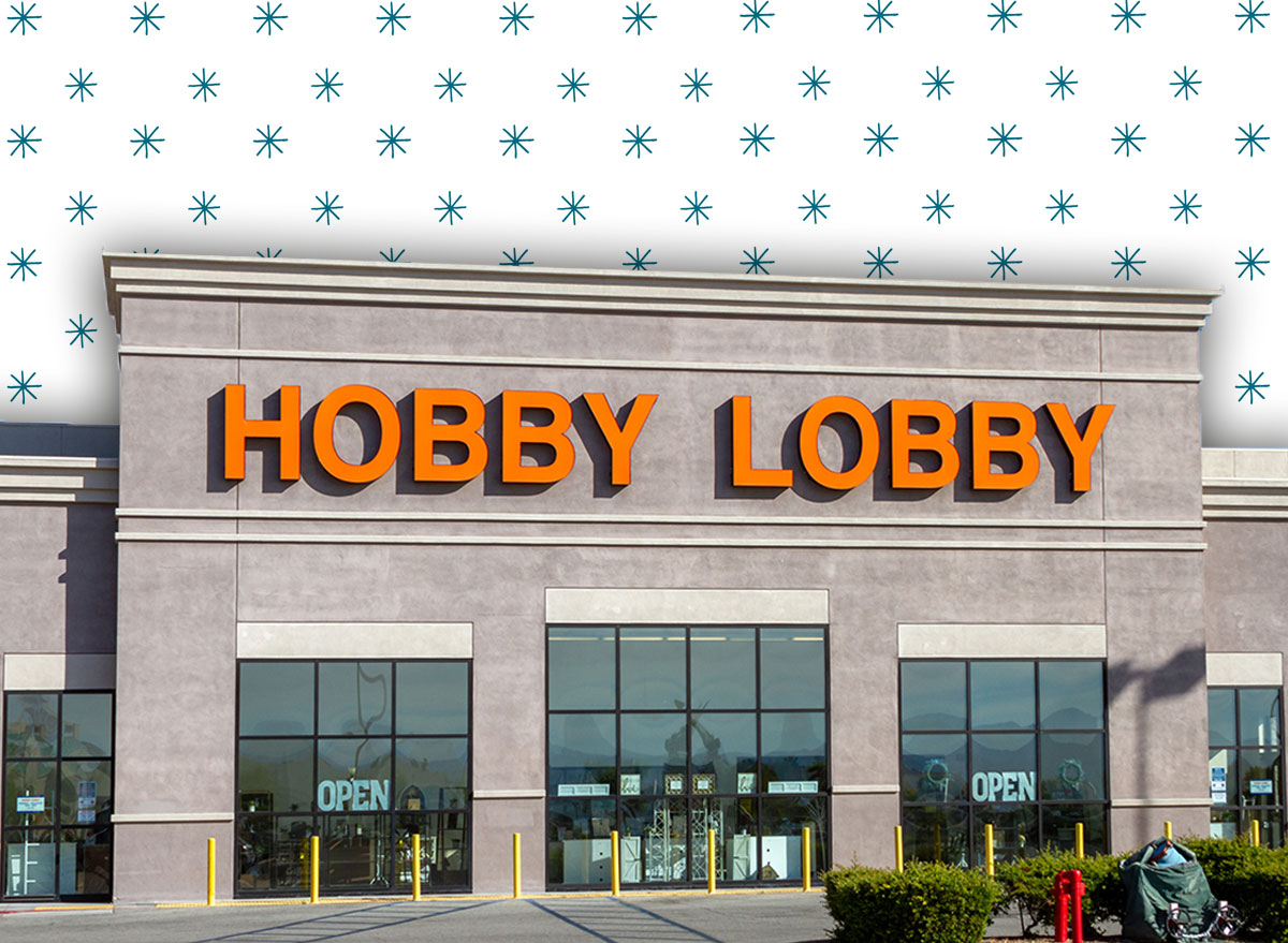 7 Best New Hobby Lobby Christmas Decor Finds, According to Interior Decorators