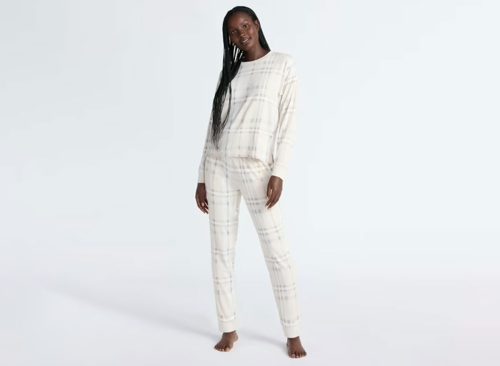 Joyspun Women's Cozy Lounge Collection Hacci Knit Long Sleeve Top and Joggers Pajama Set