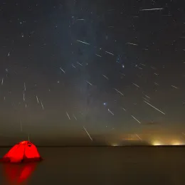 Gemini meteor shower 2018 over lake in Erenhot, Inner Mongolia, China