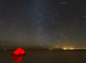 Gemini meteor shower 2018 over lake in Erenhot, Inner Mongolia, China