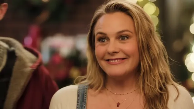 Alicia Silverstone in Merry Little Ex-Mas