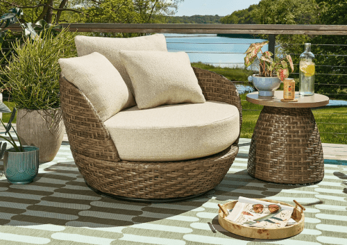 round outdoor chair