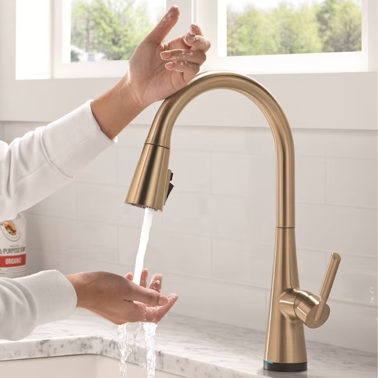 Delta Kylo Touch2O Champagne Bronze Single Handle Deck-mount Touch-on Pull-down Kitchen Faucet