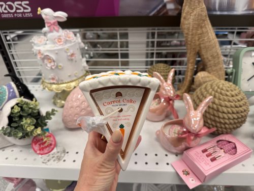 ross-carrot-cake-candle