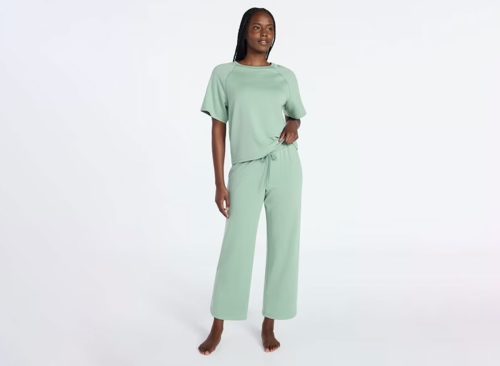 Joyspun Women's French Terry Lounge Sleep Short Sleeve Top and Capri Pants Set, 2-Piece, Sizes XS-3X