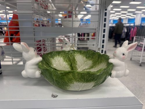 ross-finds-flying-shelves-easter-bowl