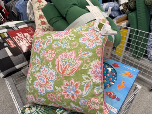 ross-outdoor-living-new-pillows