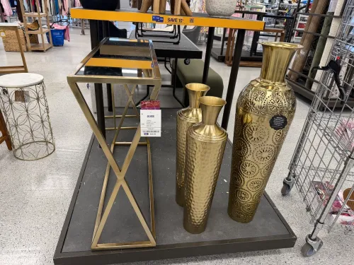 ross-spring-decor-new-gold-tables