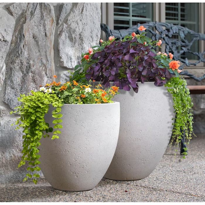 Allen + Roth White Resin Outdoor Planter