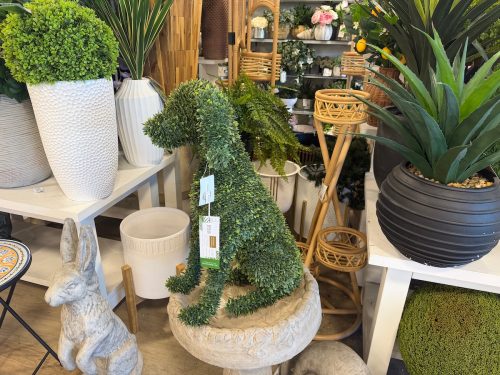 homesgoods-outdoor-living-dog-topiary