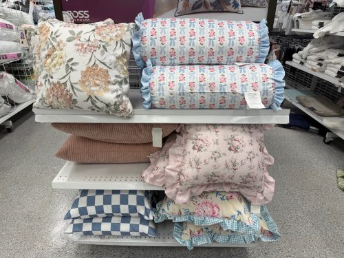 ross-spring-decor-throw-pillos