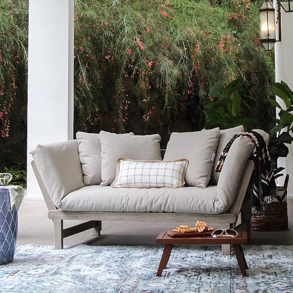 Cambridge Casual Tulle Outdoor Daybed