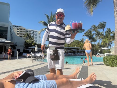 loews-miami-beach-review-pool-dining
