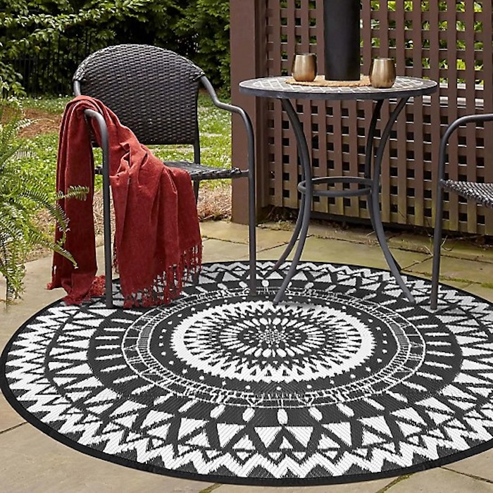 Nuu Garden Outdoor Reversible Round Rug