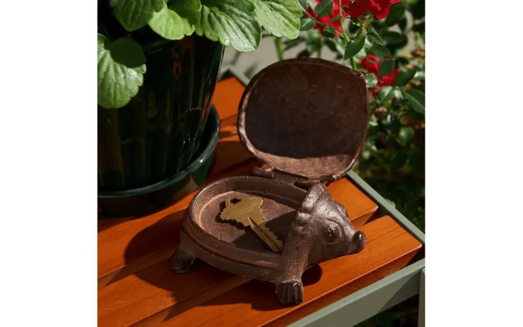 Red Shed 2 in. Hedgehog Key Hide