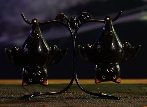 Hanging Bats With Stand Salt and Pepper Set