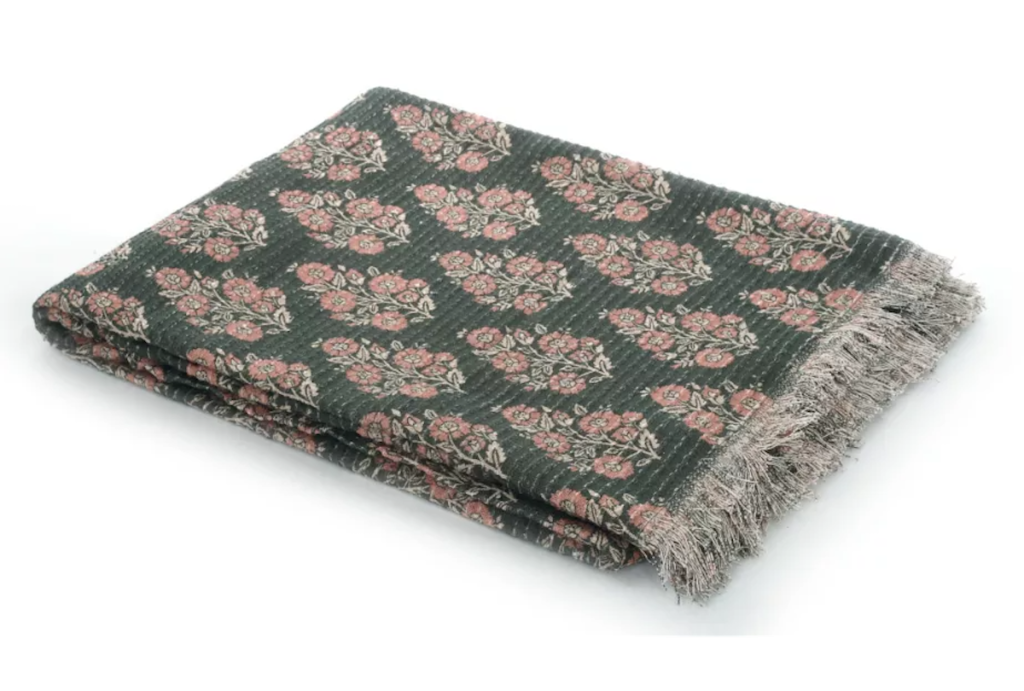Red Shed Cotton Woven Printed Throw