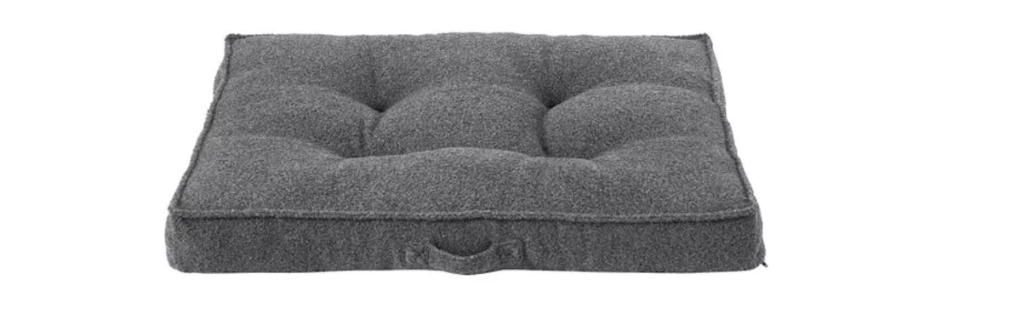 Retriever Tufted Boucle Pet Bed