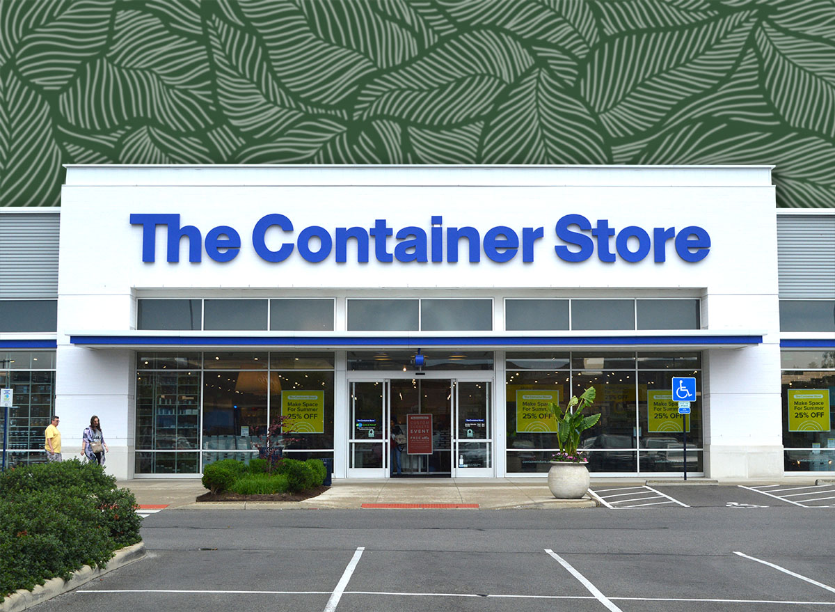 11 Container Store Fall Finds That Look Like Pottery Barn for Less. Columbus,Ohio-USA June 20,2019: The Container Store is a Chain retailer specializing in storage organization supplies, including closet shelving systems.