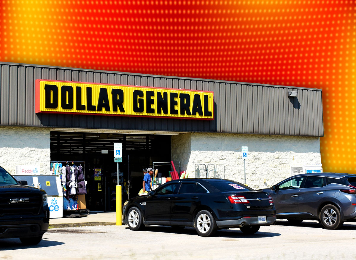 7 Best New Dollar General Apartment Finds Under $10. Dollar General Store in Dublin, North Carolina, USA, June 23, 2025