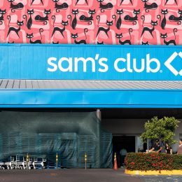 7 Best New Sam's Club Pet Finds Under $25. Sam's Club new logo, Sams club wholesale superstore facade, Guadalajara, Jalisco, December 4, 2025.