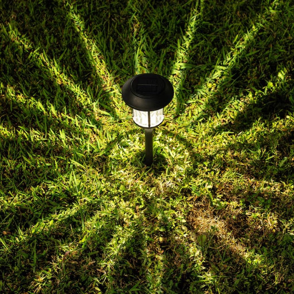 Harbor Breeze 6-Pack Solar LED Outdoor Path Light Kit