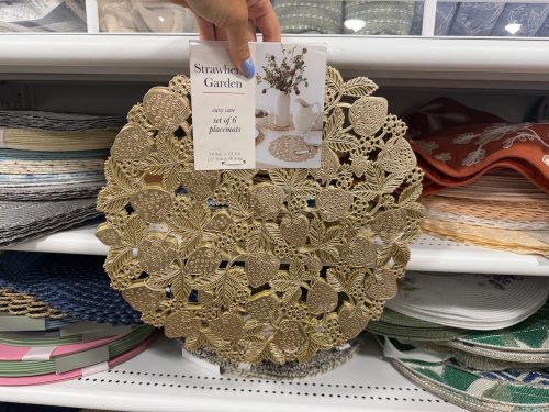 homegoods-dining-strawberry-garden-placemats