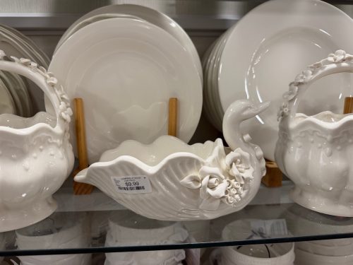 homegoods-dining-swan-dish