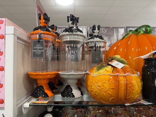 homegoods-fall-kitchen-finds-halloween-decor