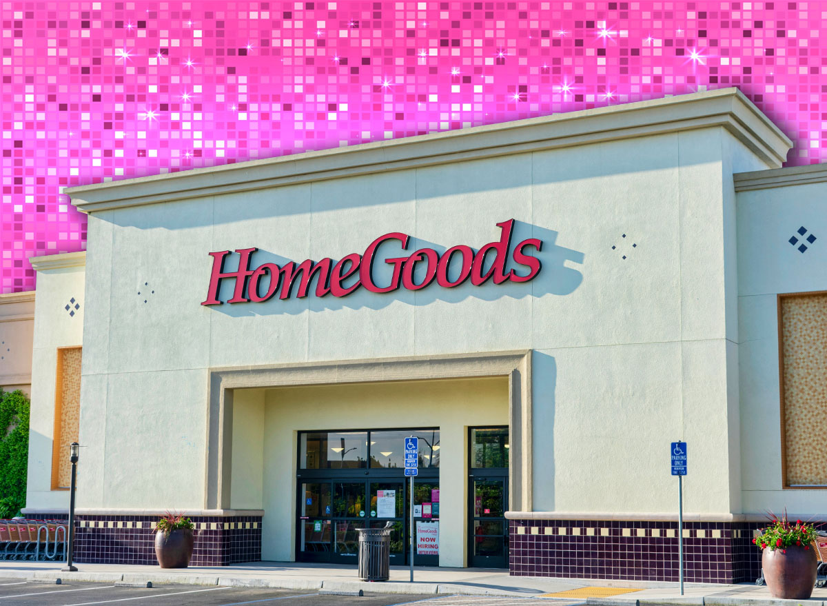11 Best New HomeGoods Fall Entryway Finds Under $25. HomeGoods department store store, exterior, facade and entrance. Home Goods is an American store chain of discount home furnishing stores - Cupertino, California, USA - May 13, 2019