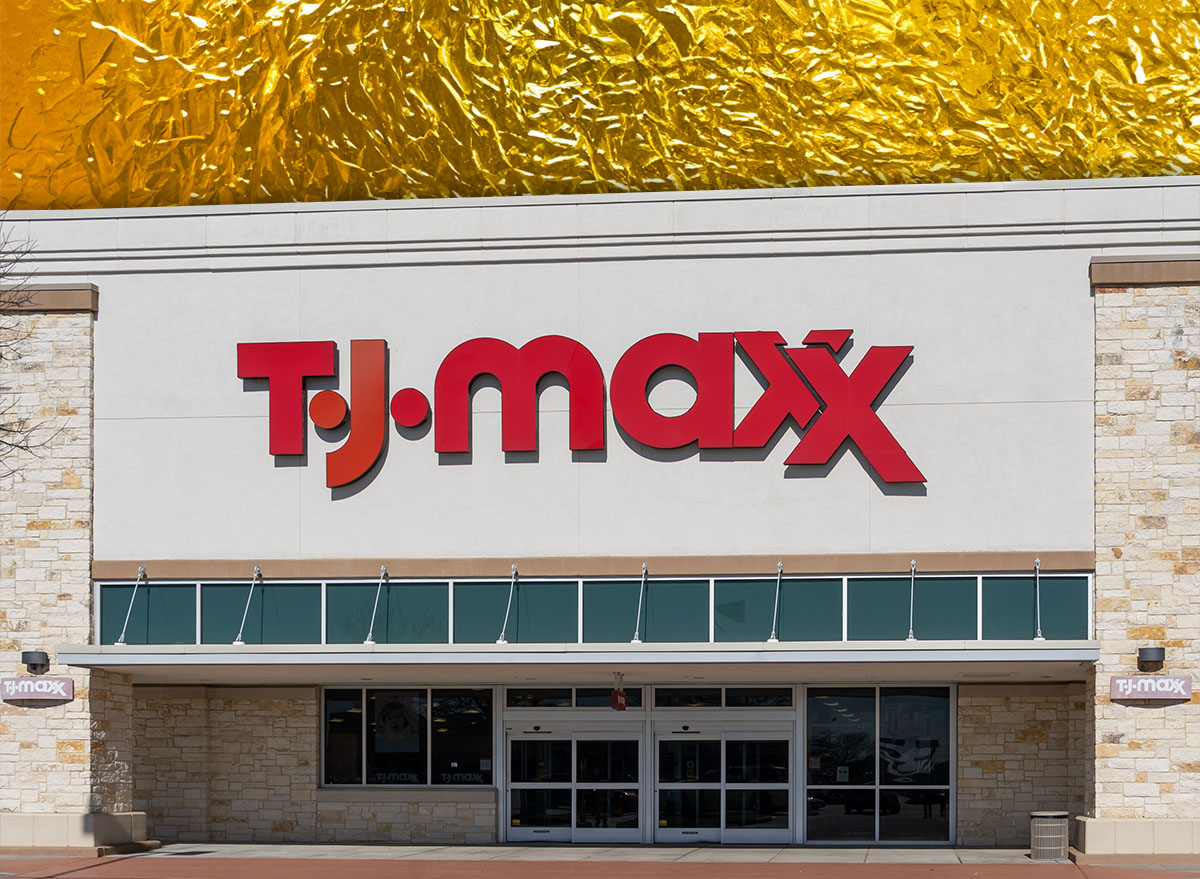 11 New TJ Maxx Fall Finds That Look Like Pottery Barn for Less. Pearland, Texas, USA - March 1, 2022: A TJ Maxx store in Pearland, Texas, USA. TJ Maxx is an American department store chain.