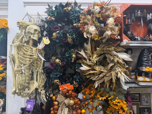 homegoods-entryway-wreaths