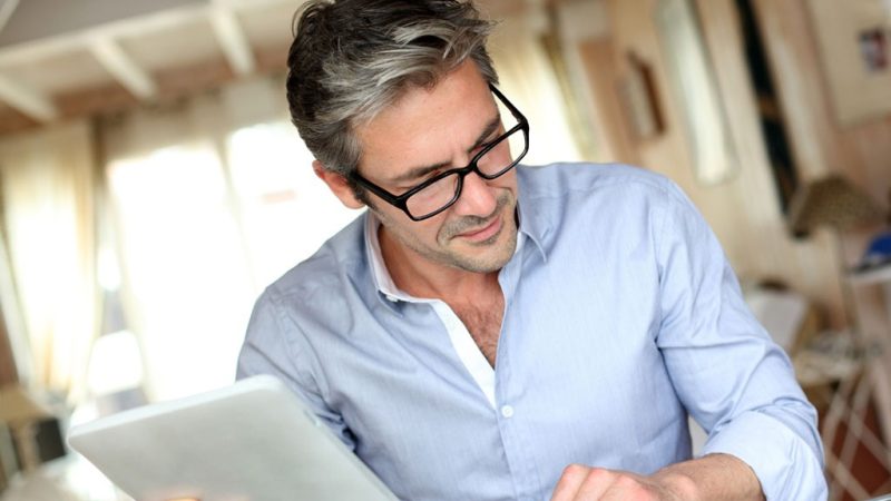 The Smart Man’s Guide to Working on the Weekend | Best Life