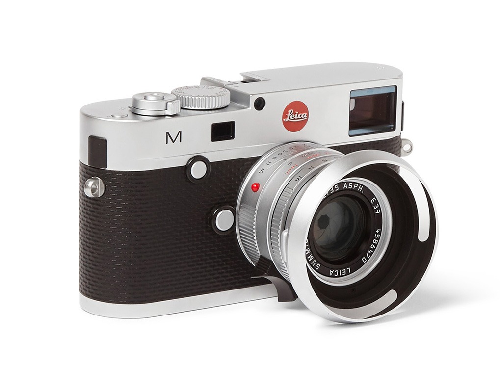 This is Why Light Bulbs Pop When They're Dead