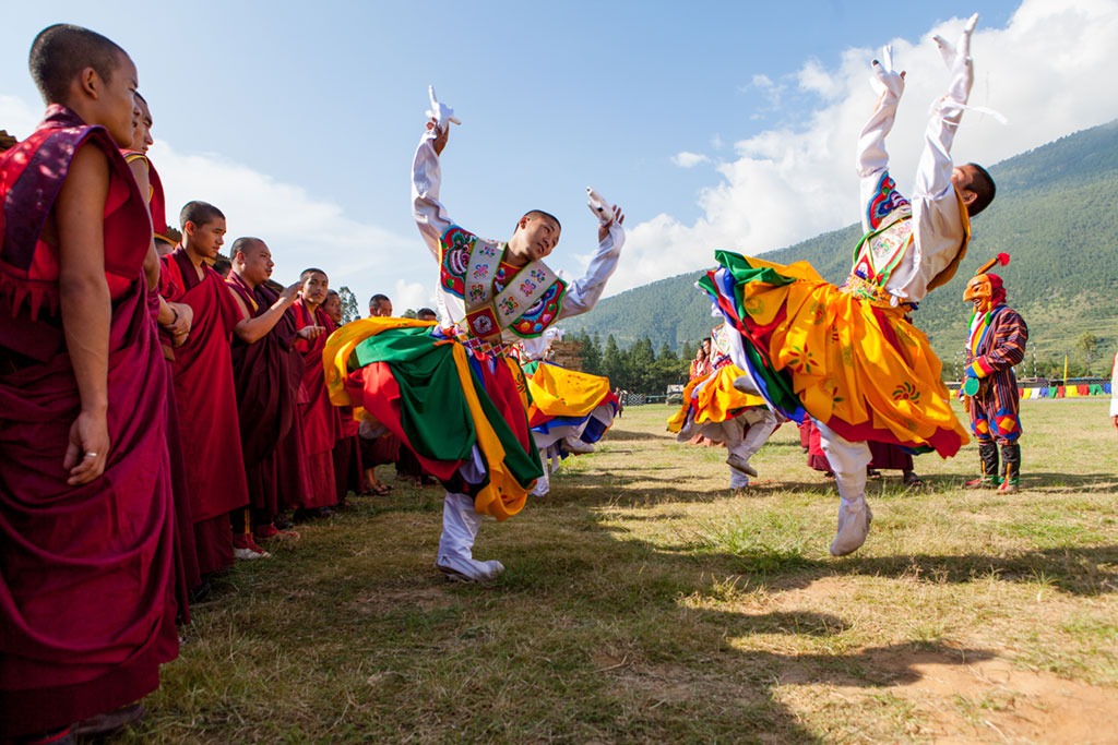 bhutan people dancing